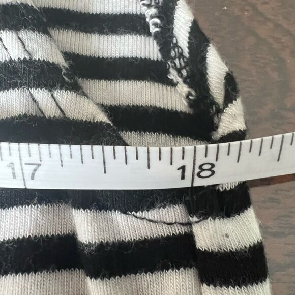 Evereve Women's Laney Stripe Mix Tank Black White Size Medium - Picture 5 of 6